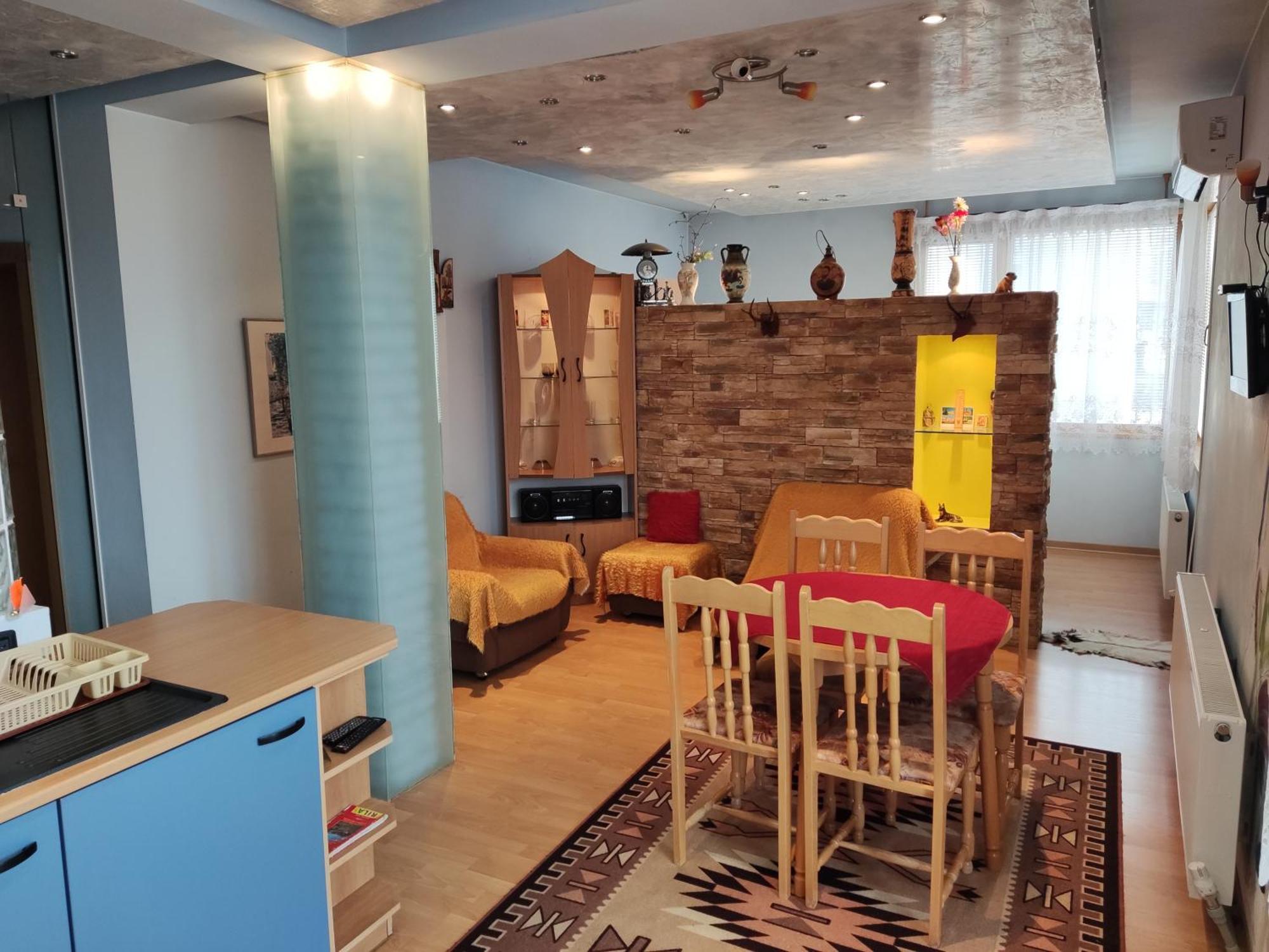 Rila Apartment ซาโมคอฟ ภายนอก รูปภาพ