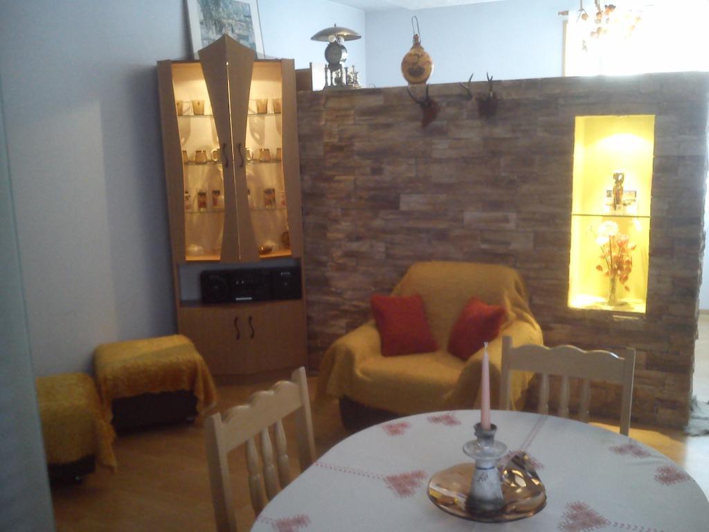 Rila Apartment ซาโมคอฟ ภายนอก รูปภาพ